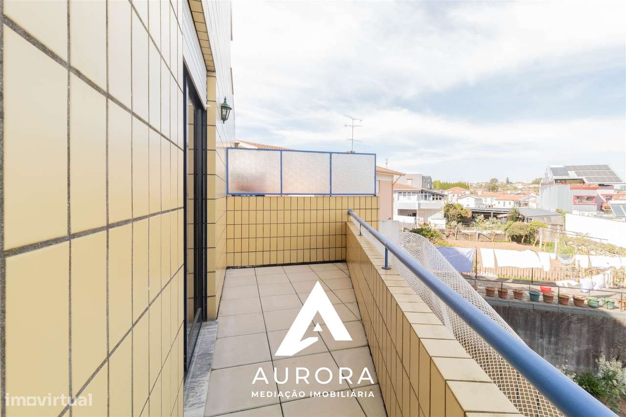 Apartamento T3 no centro de Fiães, Santa Maria da Feira, Renovado-43