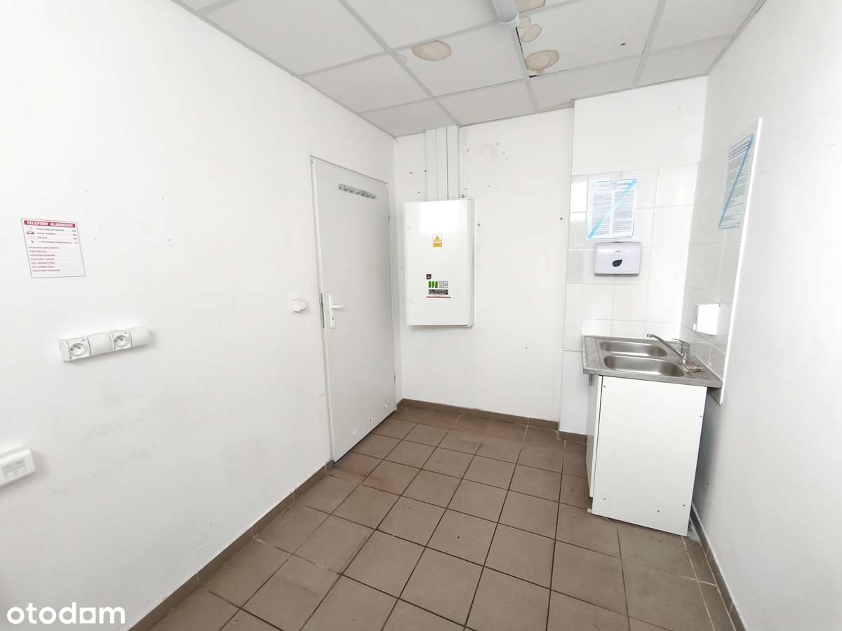 Nieruchomość handlowo-usługowa, działka 688m2, lokal 100m2-11