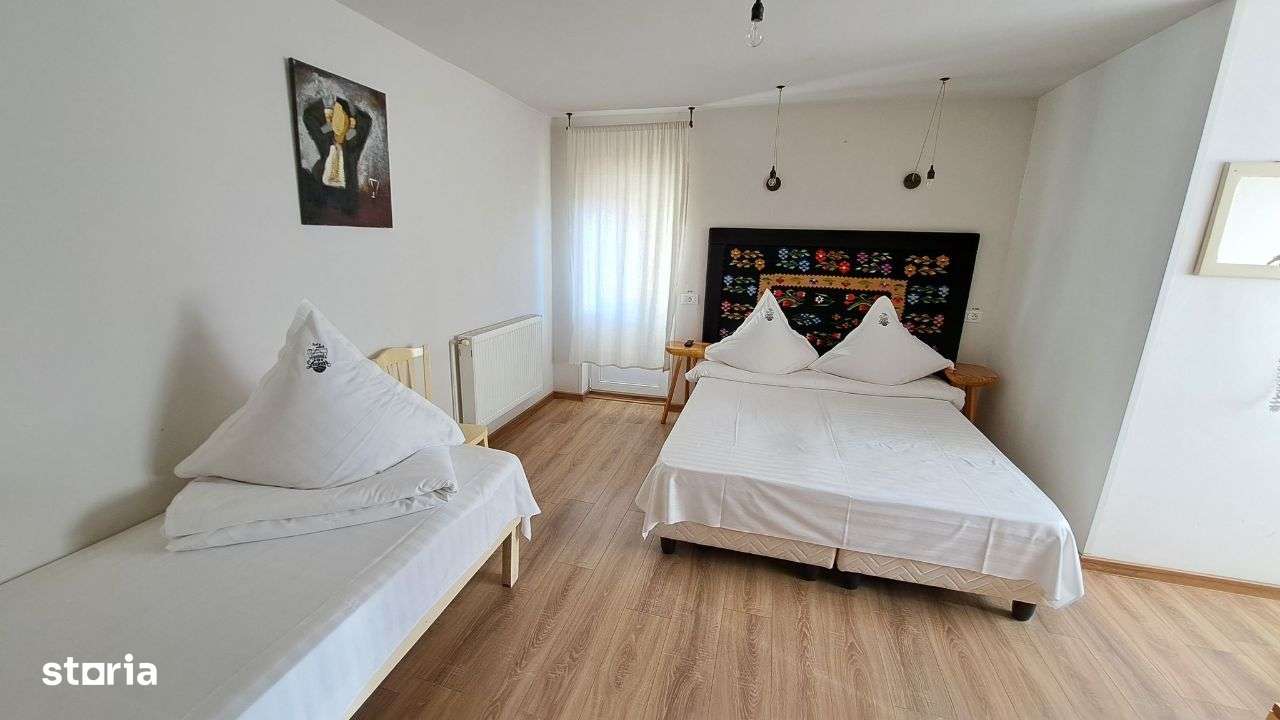 Pensiune ,17 camere, 600 mp utili, gradina cu ciubar, Voineasa - Imagine principală: 5/20