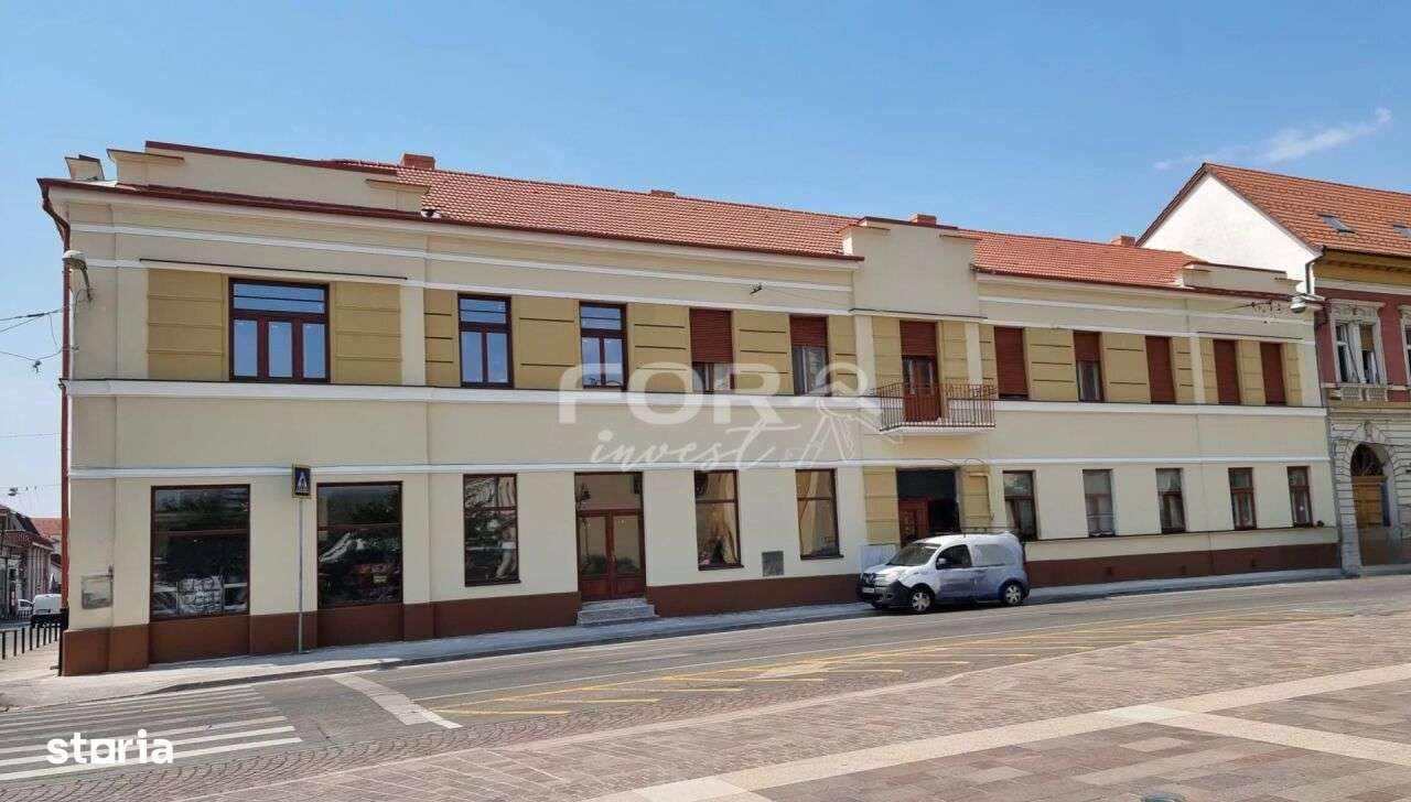 Apartament 2 camere de vanzare,cladire istorica, Piata Unirii-15