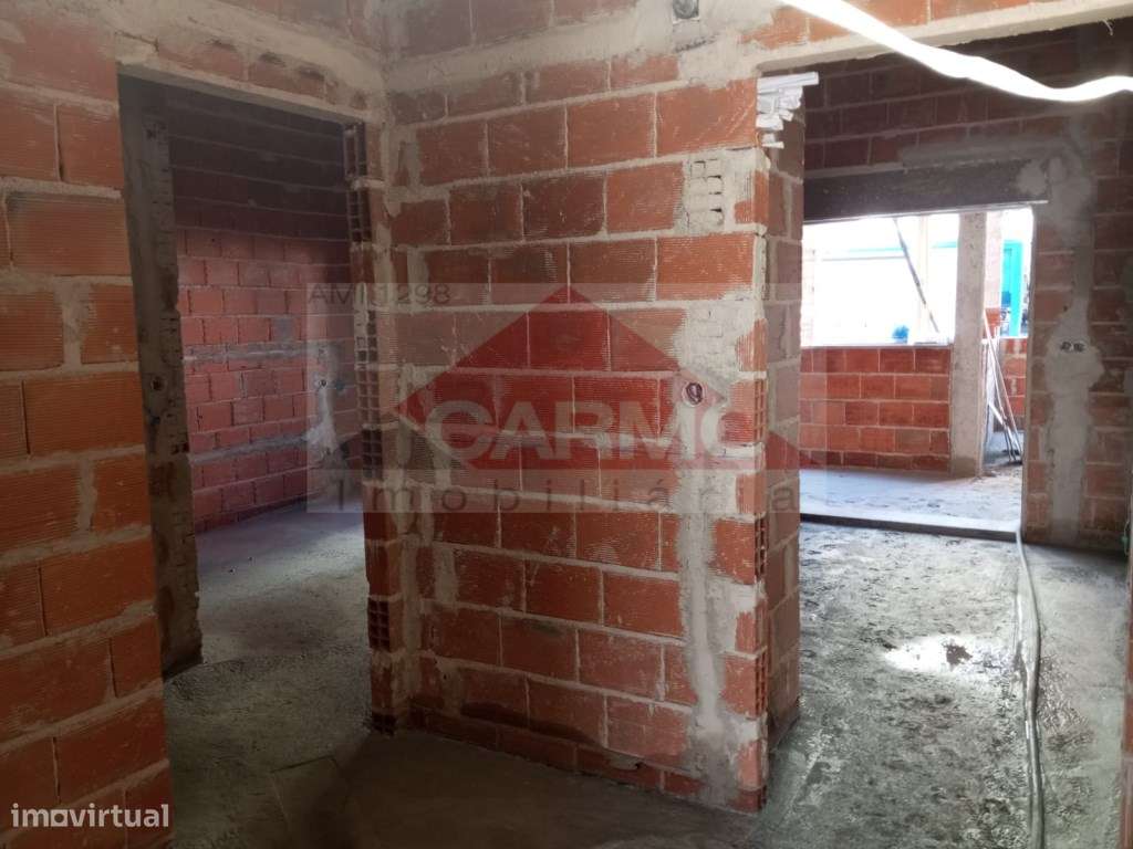 Excelentes T2 com Varandas e Arrecadação.(Oferta da Escritura). - Grande imagem: 4/5