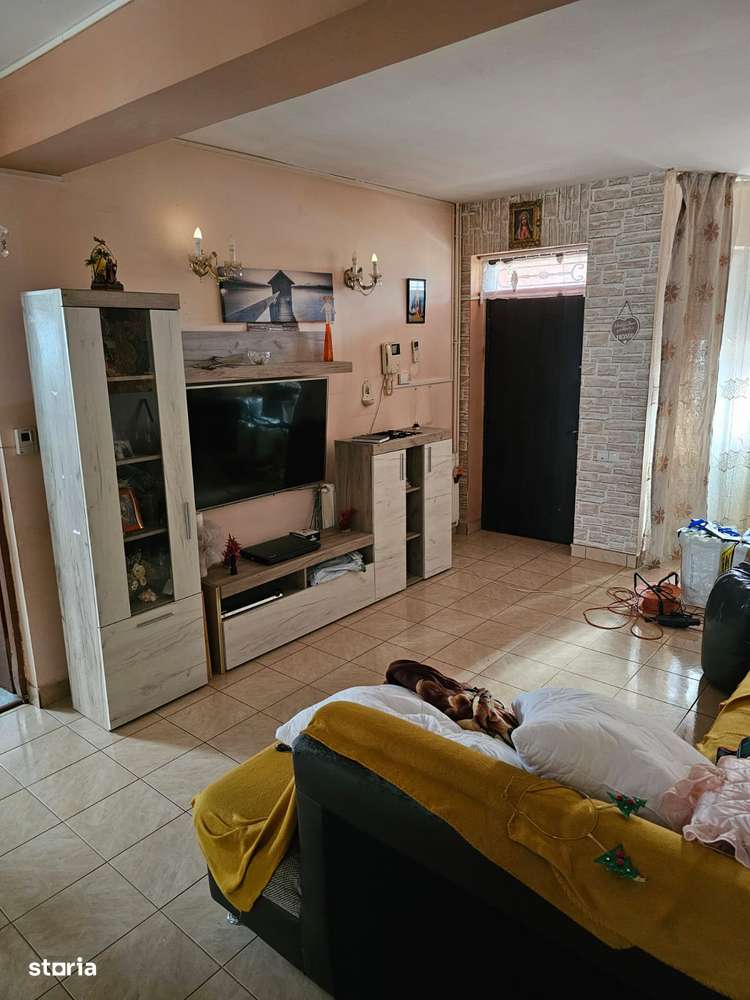 Casa aproape de Spitalul Județean-3