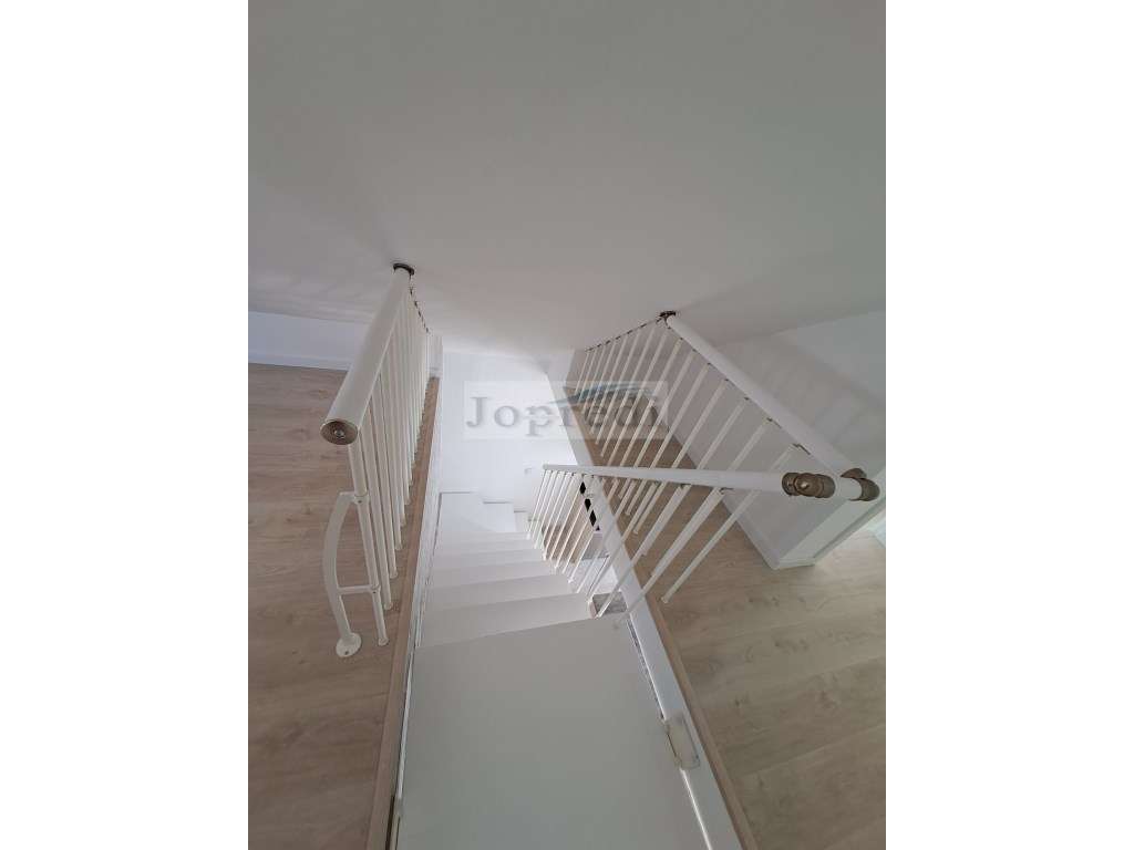 Moradia T4 na Aroeira-30