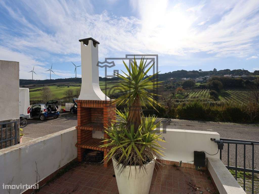 Moradia V3 localizada na freguesia da Carnota, em Alenquer.-30