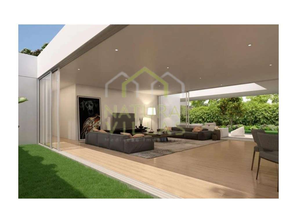 Duas Moradias Isoladas T5 e T3 na zona de Loulé-20