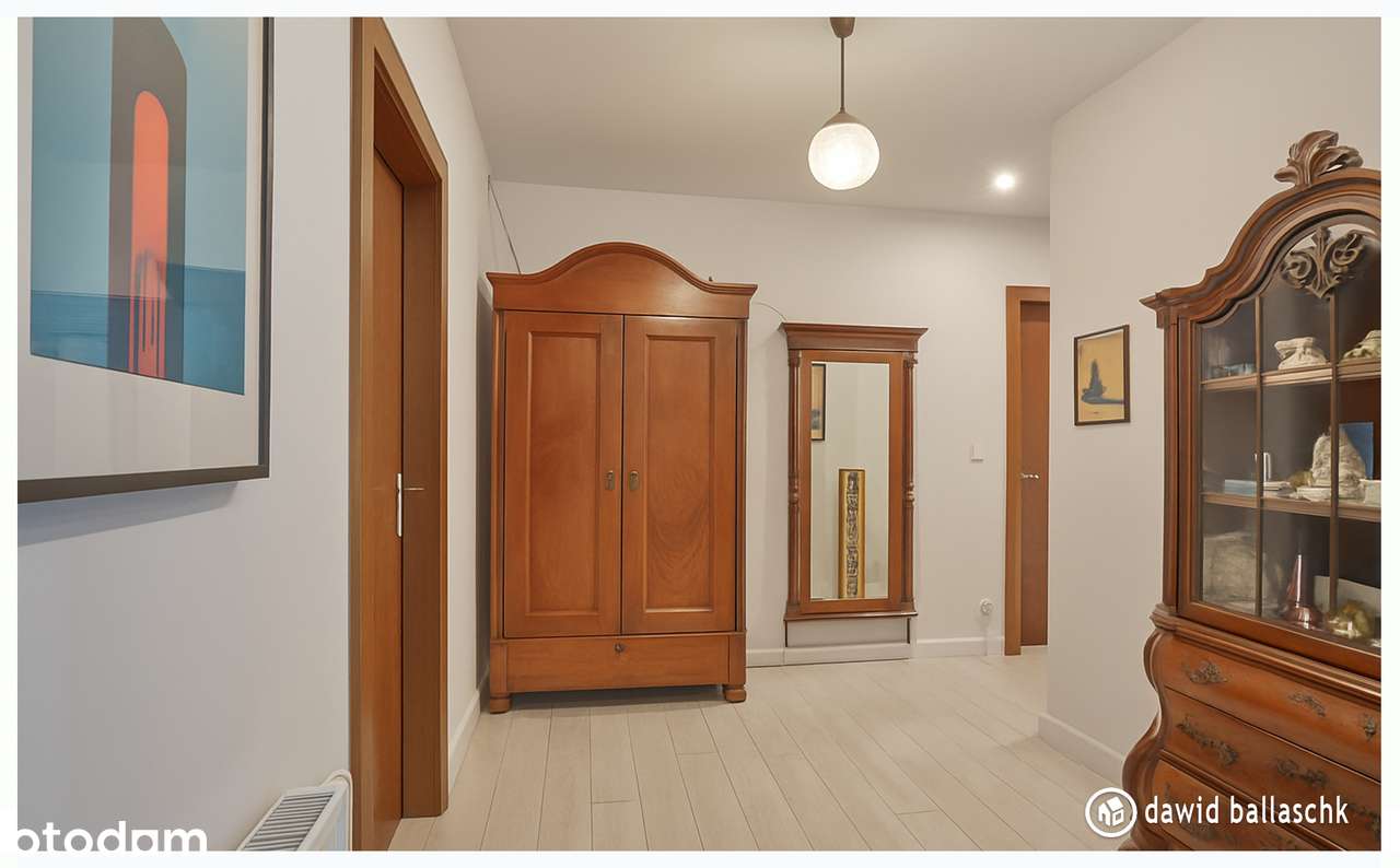 Wyjątkowy dom dwurodzinny na skraju lasu-3