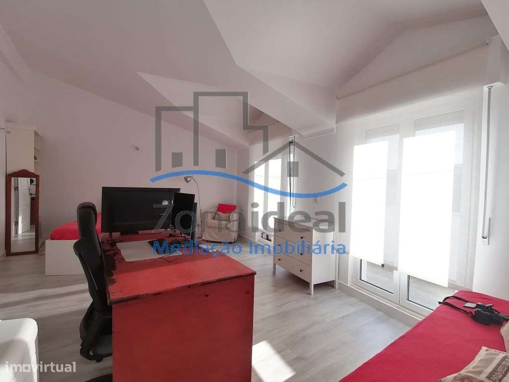 Apartamento T3 Duplex com parqueamento 2 carros - Alenquer-24