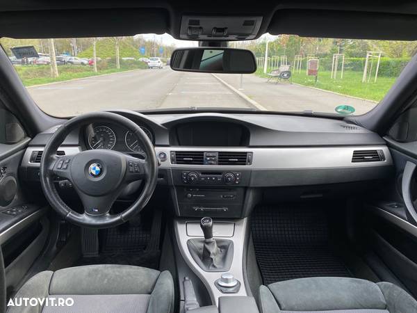 BMW Seria 3 320i - 14