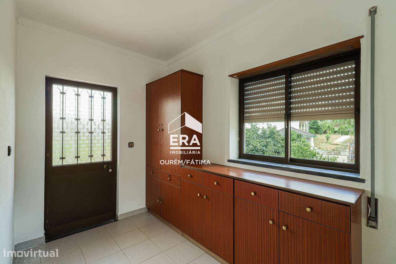 Moradia T5 no Olival, Ourém-10