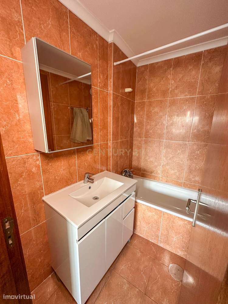 T2 ultimo piso junto ao centro- paredes-38