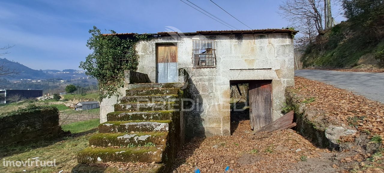 Moradia para Restauro em Vale de Bouro Celorico de Basto