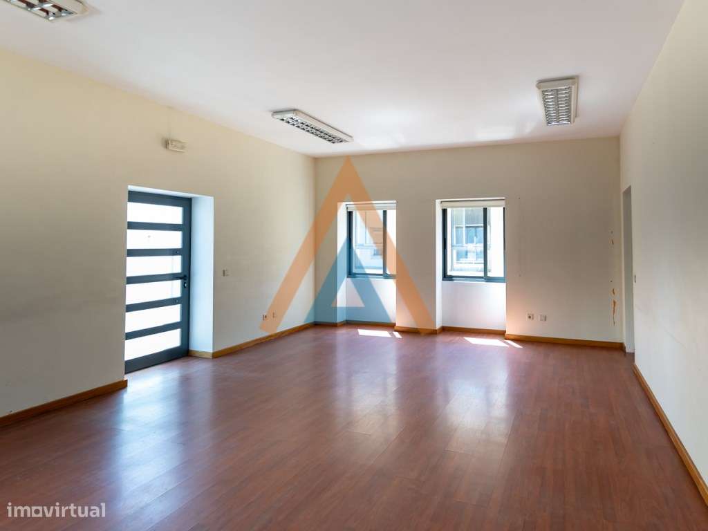 Prédio no coração da cidade da Feira - Grande imagem: 4/60