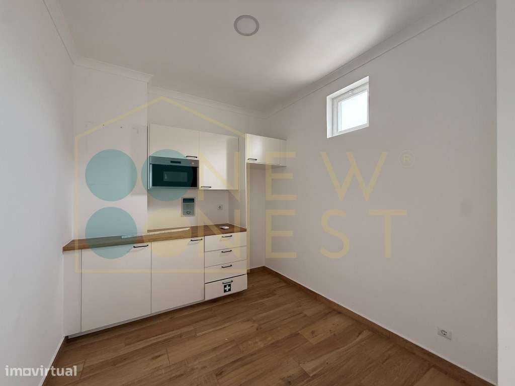 Loja Renovada com 114 m², Terraço e Parqueamento para 2 carros (pos... - Grande imagem: 4/16