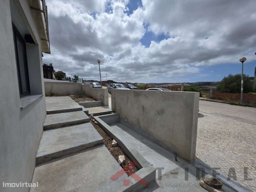 Moradia T4 Moderna na Lourinhã-30