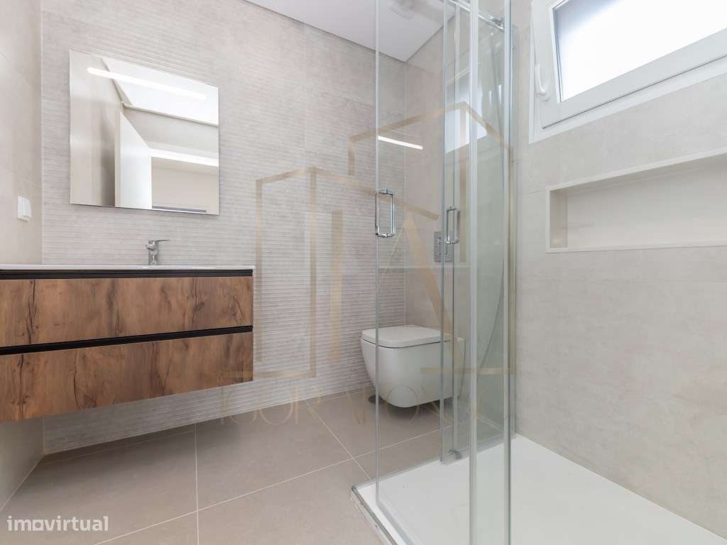 Moradia Geminada T3 com Suíte e Ótimo Espaço Exterior-21