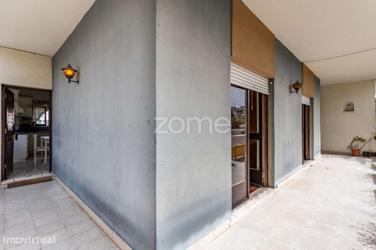 Moradia T4 em verdadeiro oásis urbano-28