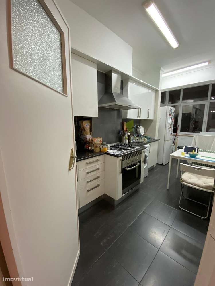 T2 perto da Gulbenkian, muita luz natural, recuperado. - Grande imagem: 5/9