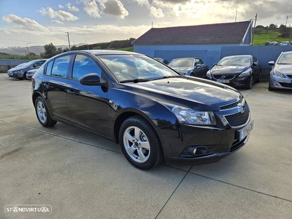 Chevrolet Cruze 1.6 LS - 3