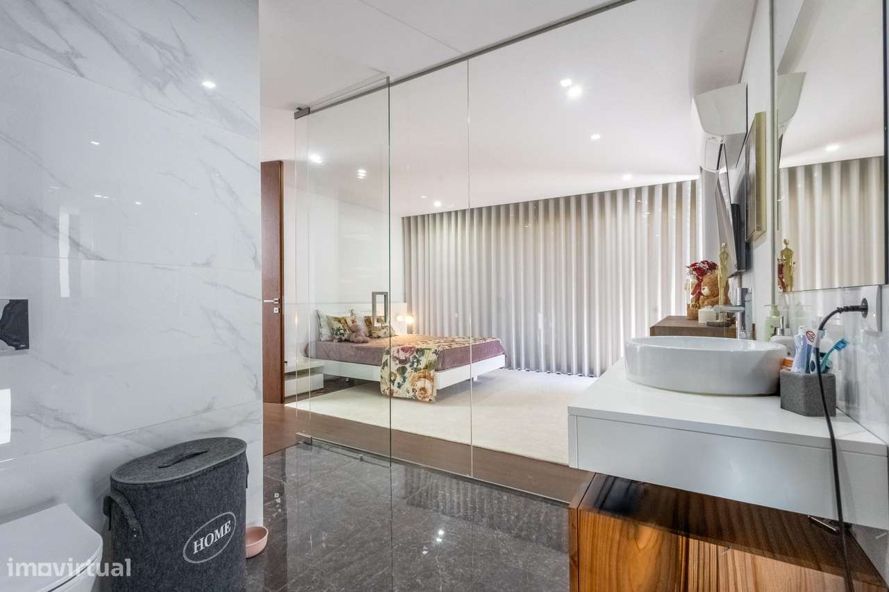 Excelente moradia moderna, local recatado com piscina-36