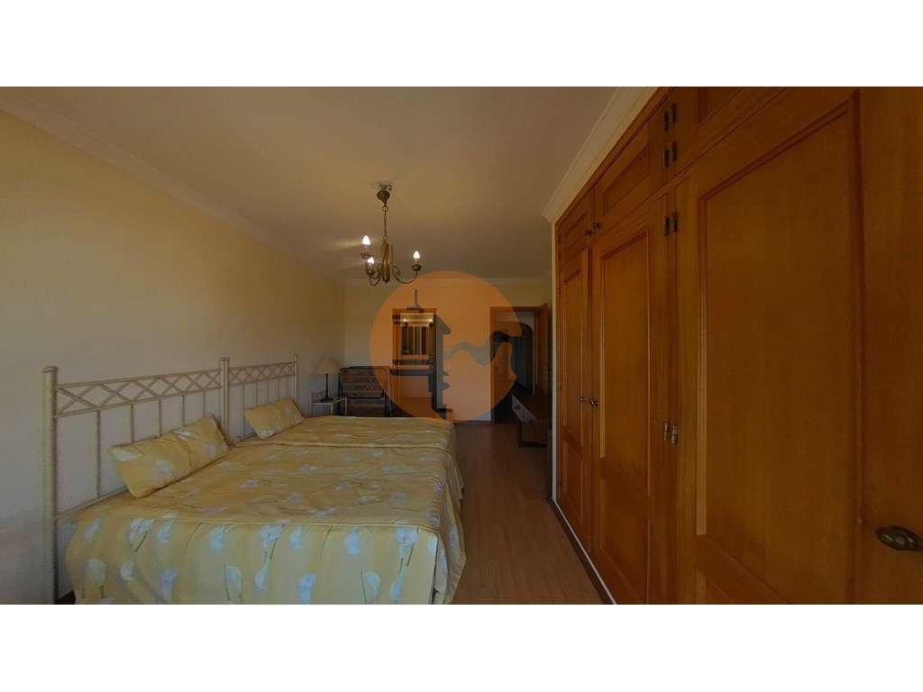 Fantástica Moradia com Piscina para venda-38