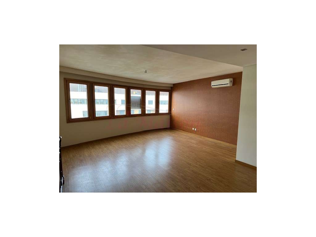 Apartamento T5 no Infantado - Grande imagem: 4/41