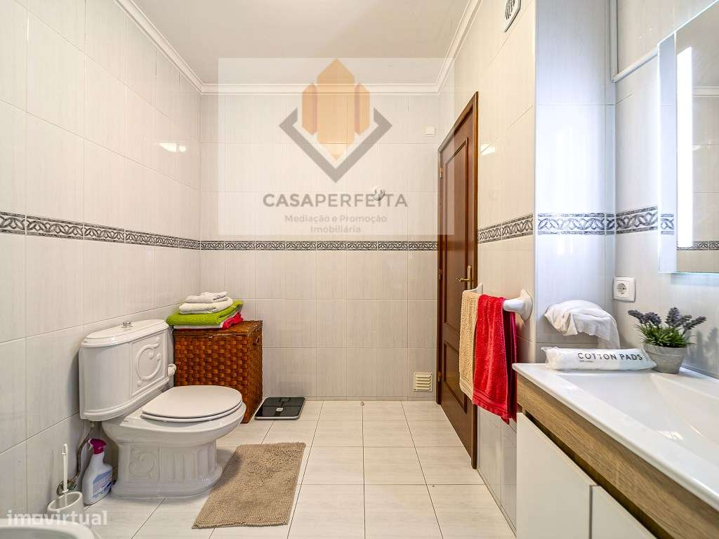 Apartamento T3 Como Novo com Varandas e Box - a 1500 metros da Prai...-20