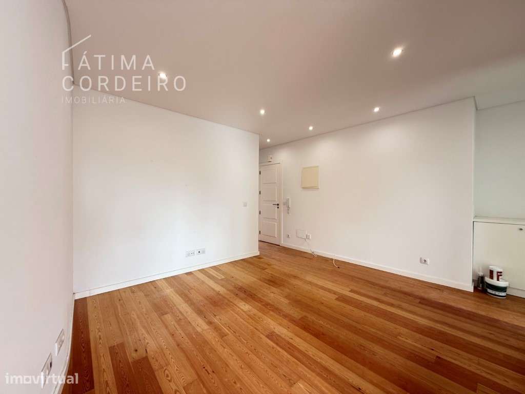 T1+1 completamente remodelado e equipado com terraço - Grande imagem: 4/17