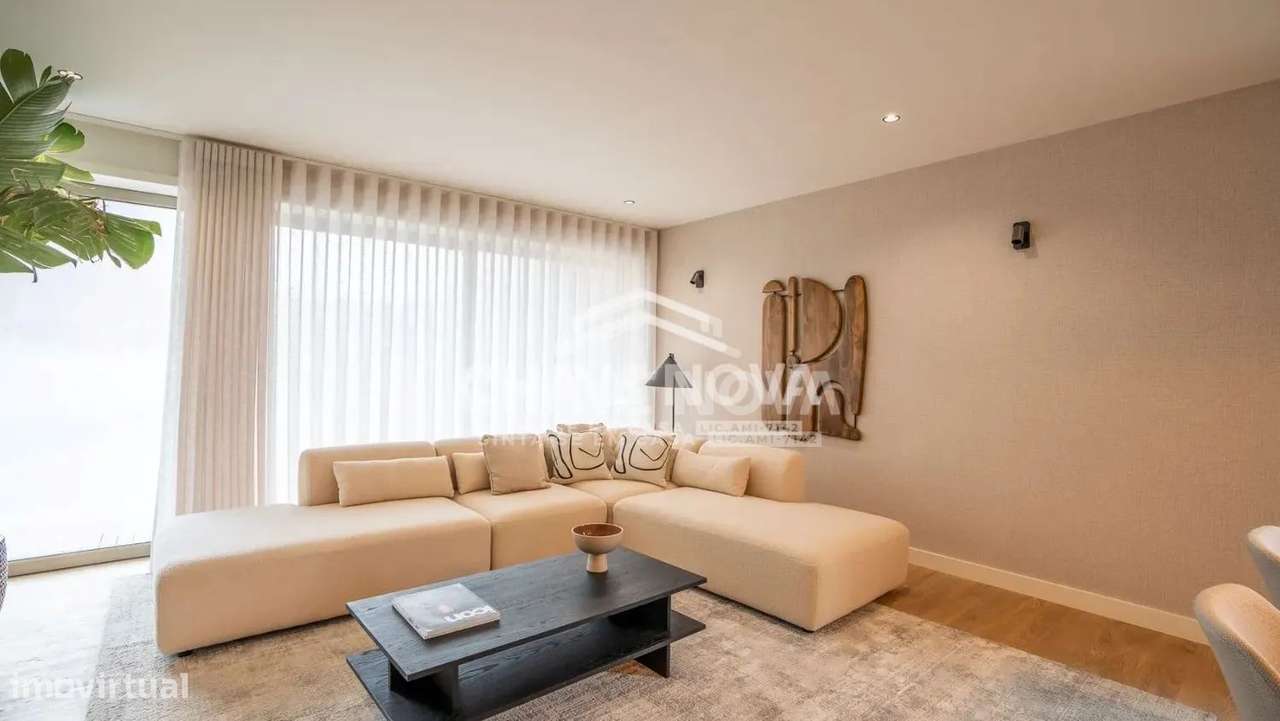 Apartamento T2 Novo Último Piso c/2 Lugares de Garagem em Canidelo-4
