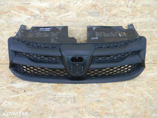 Grila radiator Dacia Logan 2, 2013, 2014, 2015, 2016, 623103971R. - 1