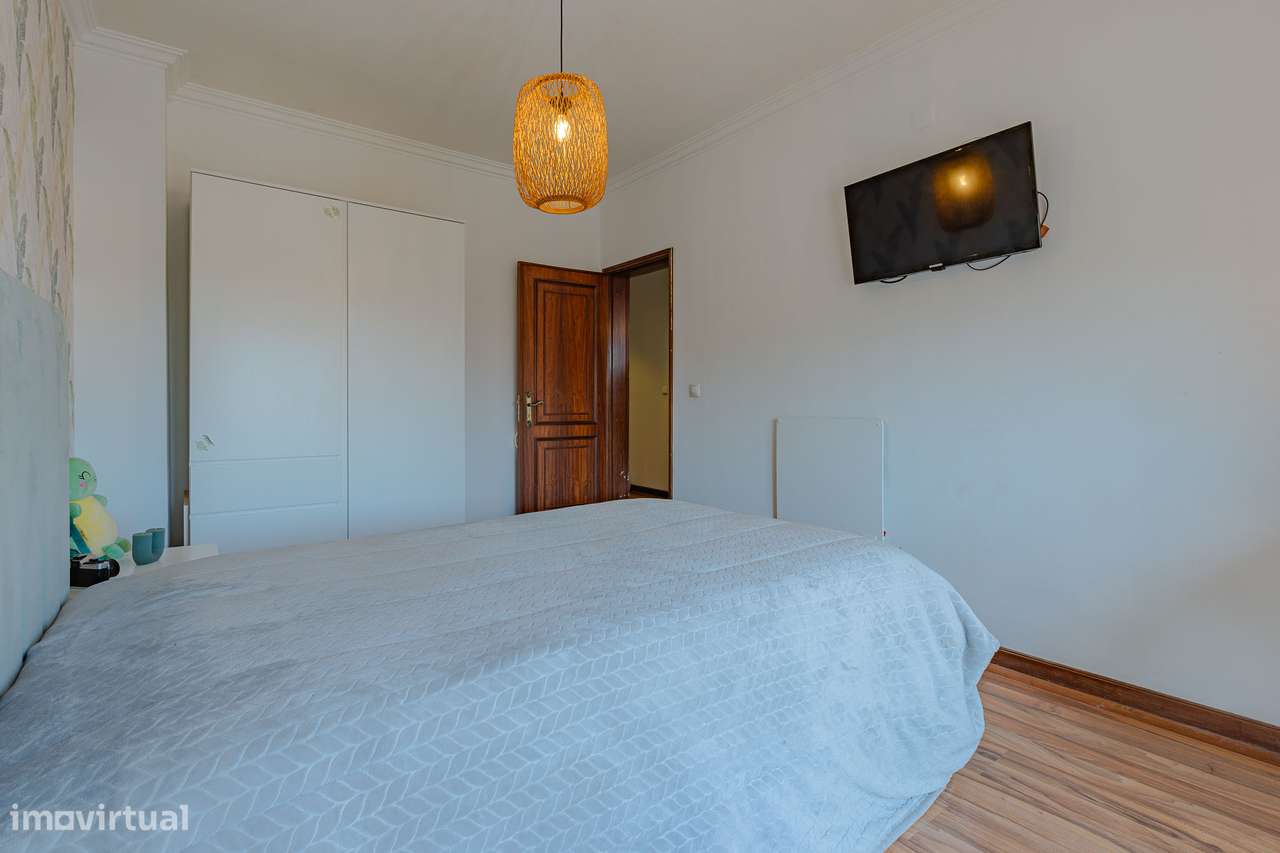 T3 Geminada com jardim, terraço e garagem em Canelas-18