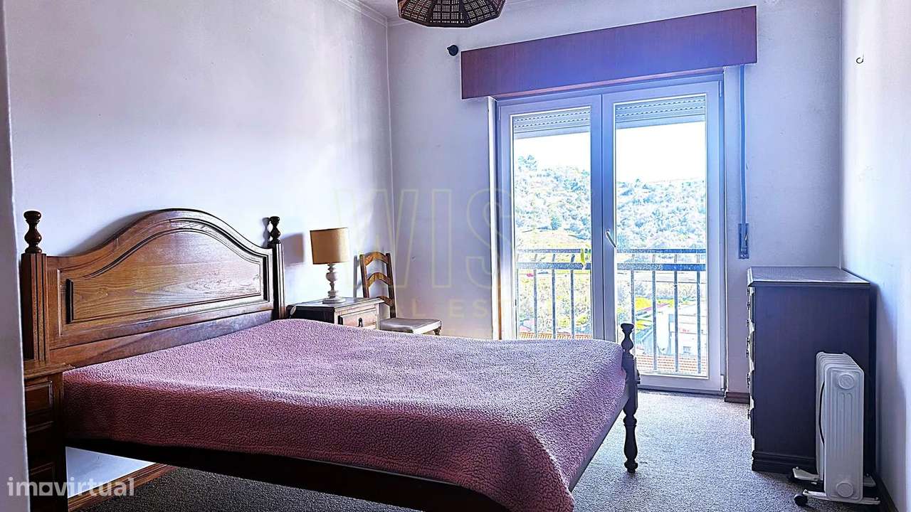 Apartamento T2 com sótão (T1) independente-6