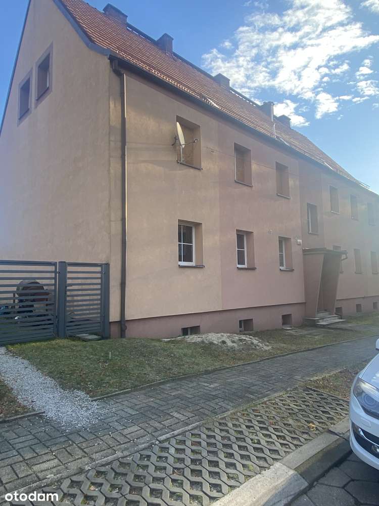 Mieszkanie z potencjałem do kapitalnego remontu - świetna lokalizacja! - Pełny obrazek: 1/6