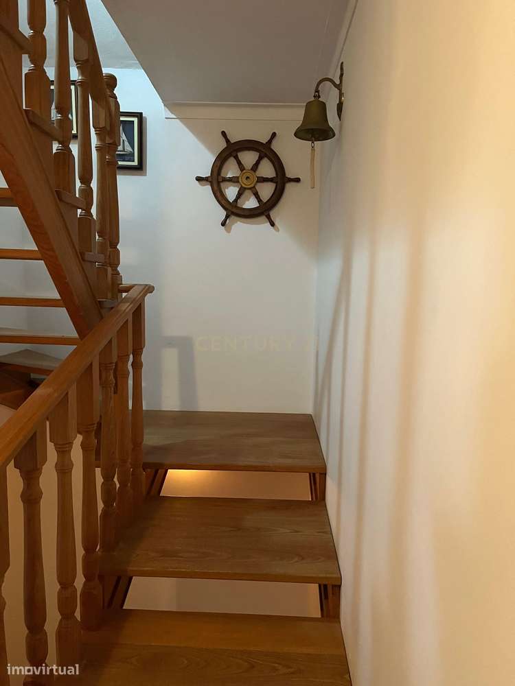 Moradia T4 em condomínio fechado com piscina, vista mar e walking dist-51