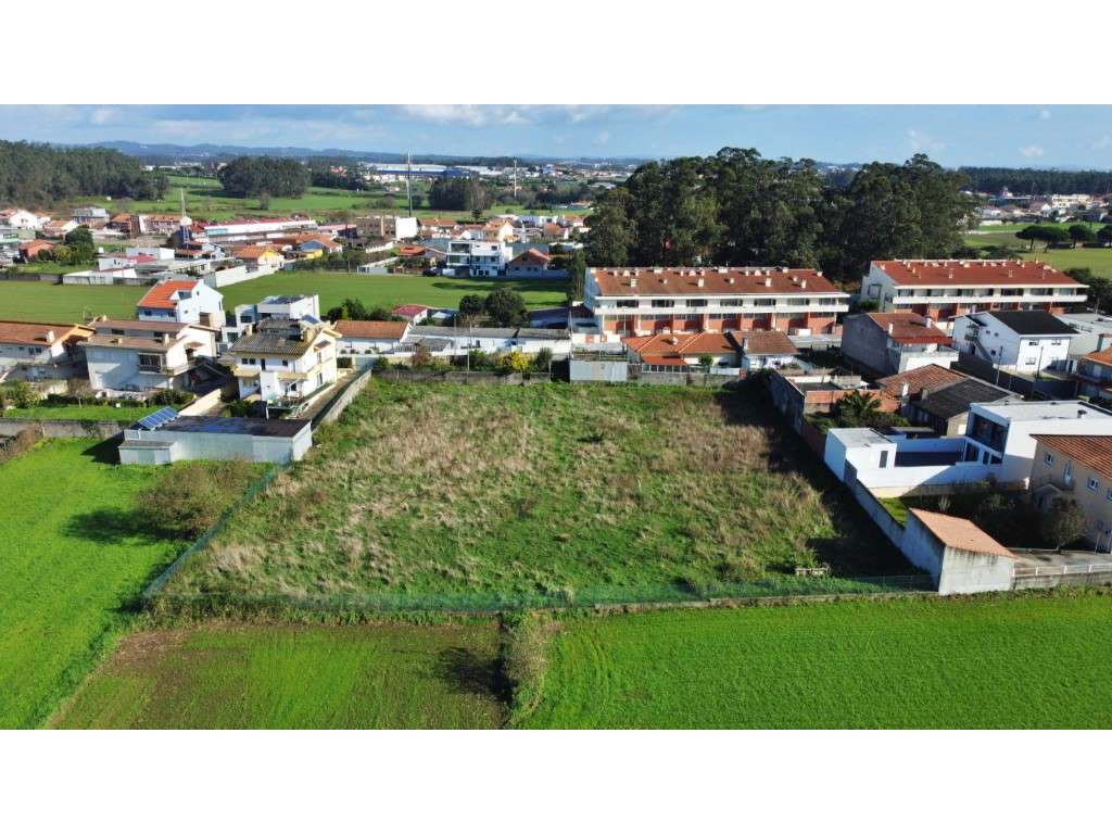 Terreno para 4 moradias em Lavra-11