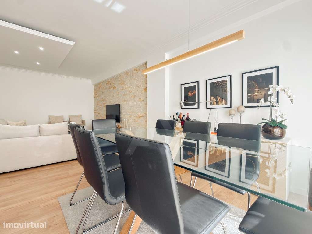 Apartamento T2 renovado e mobilado em Massamá com 107 m² e arrecadação-5