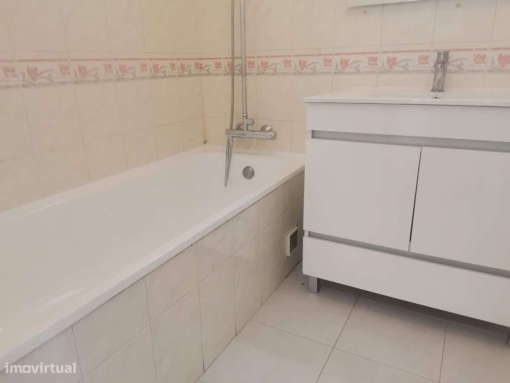 APARTAMENTO T2 PARA VENDA EM TAPADA DAS MERCÊS-9
