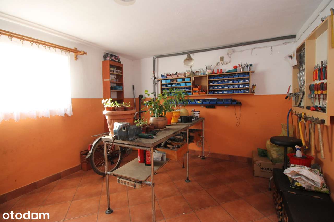 Fantastyczny dom w spokojnej i zielonej okolicy.-13