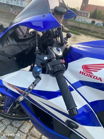 Honda CBR - 19