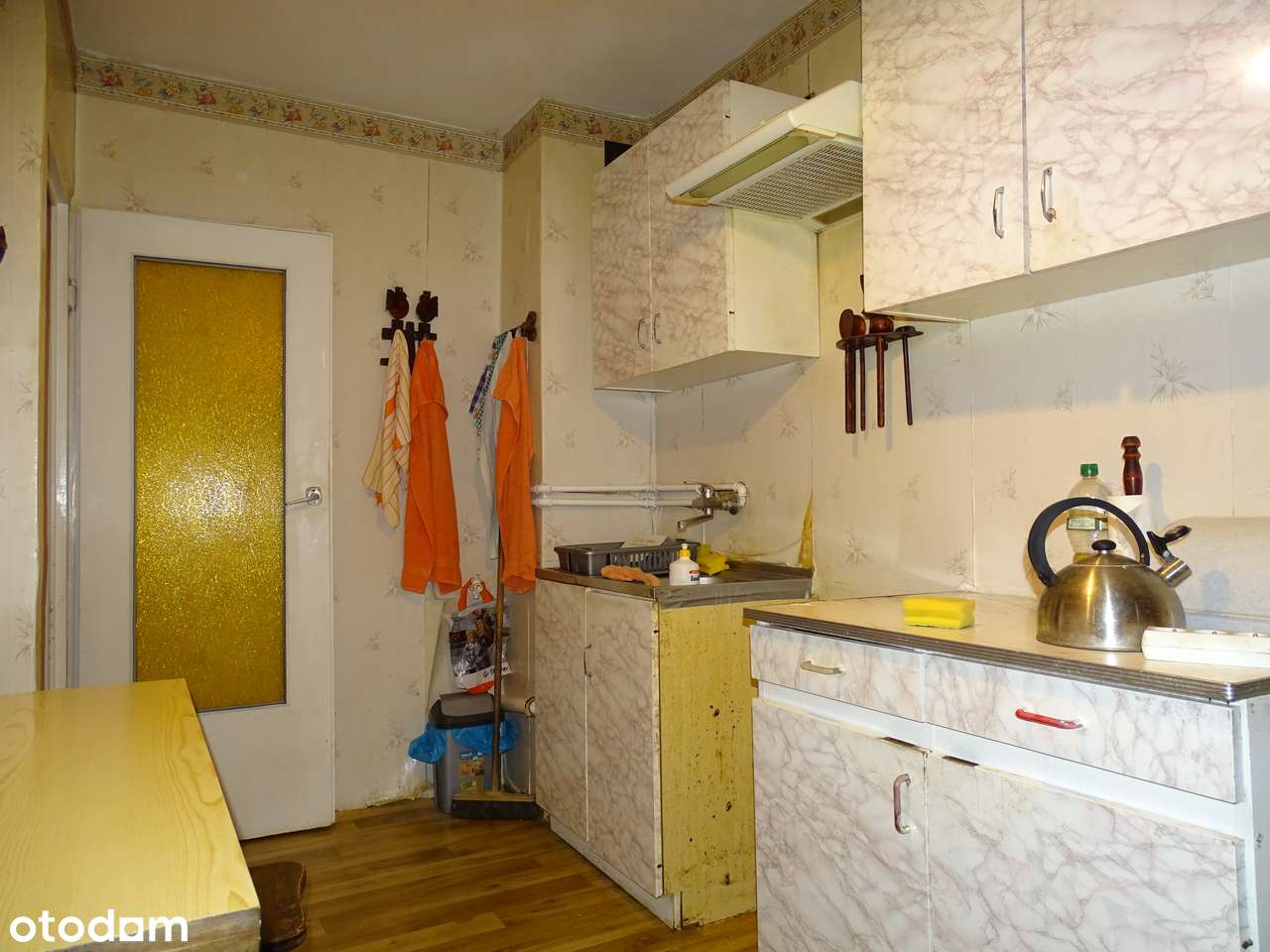 Mieszkanie 3 pokojowe do remontu-9