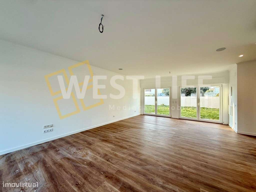 Moradia T3 NOVA com piscina - Junto á Praia de São Lourenço - A 5 m... - Grande imagem: 4/28