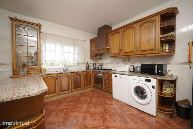 Espetacular Moradia em Setúbal com Jardim e Garagem - Grande imagem: 3/30