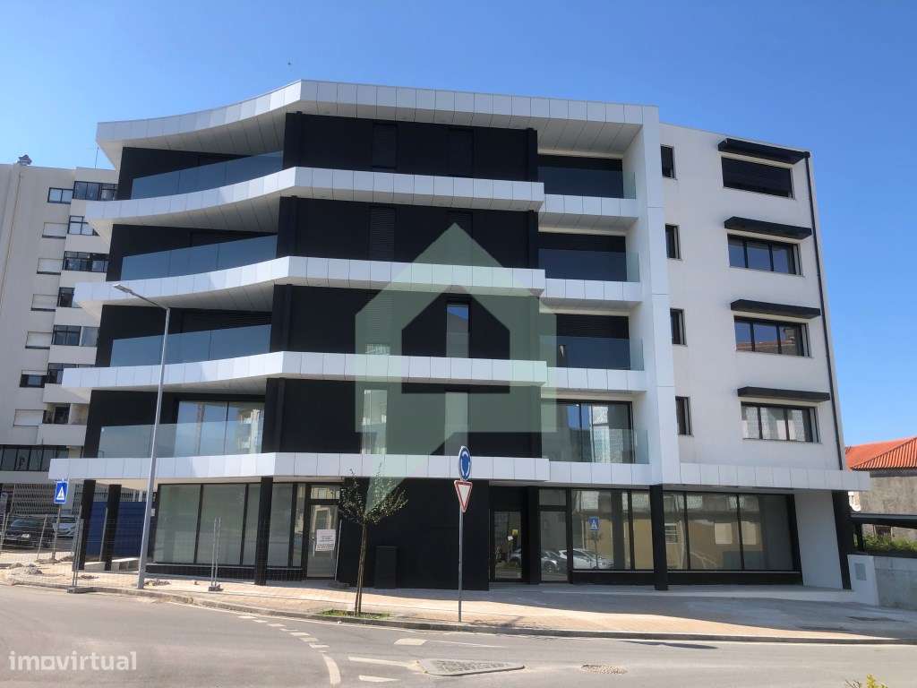 Loja comercial próximo da estação em Barcelos - Grande imagem: 2/8