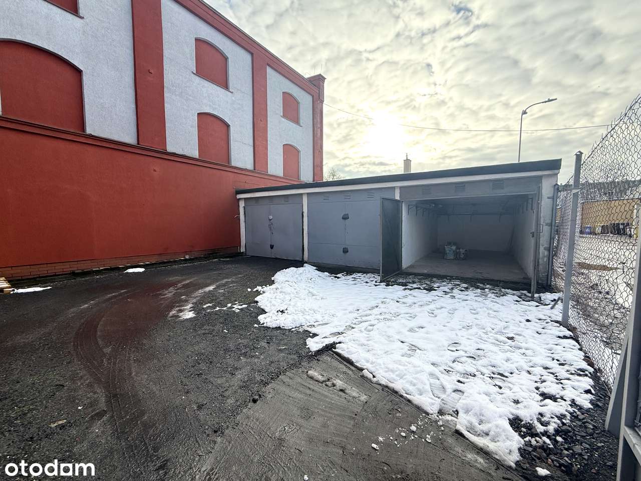 GARAŻ 16M2 | WOLNOSTOJĄCY | UL. ARMII KRAJOWEJ-4