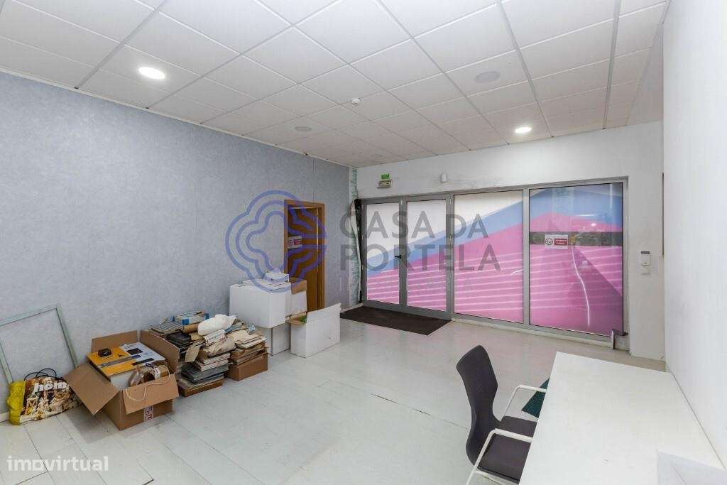 Venda de armazém industrial, escritório e logradouro em Ermesinde-8