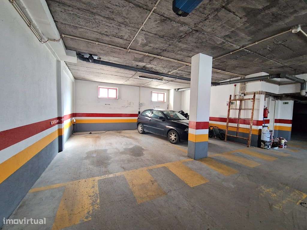 Apartamento T3 em Sesimbra com boas áreas-46