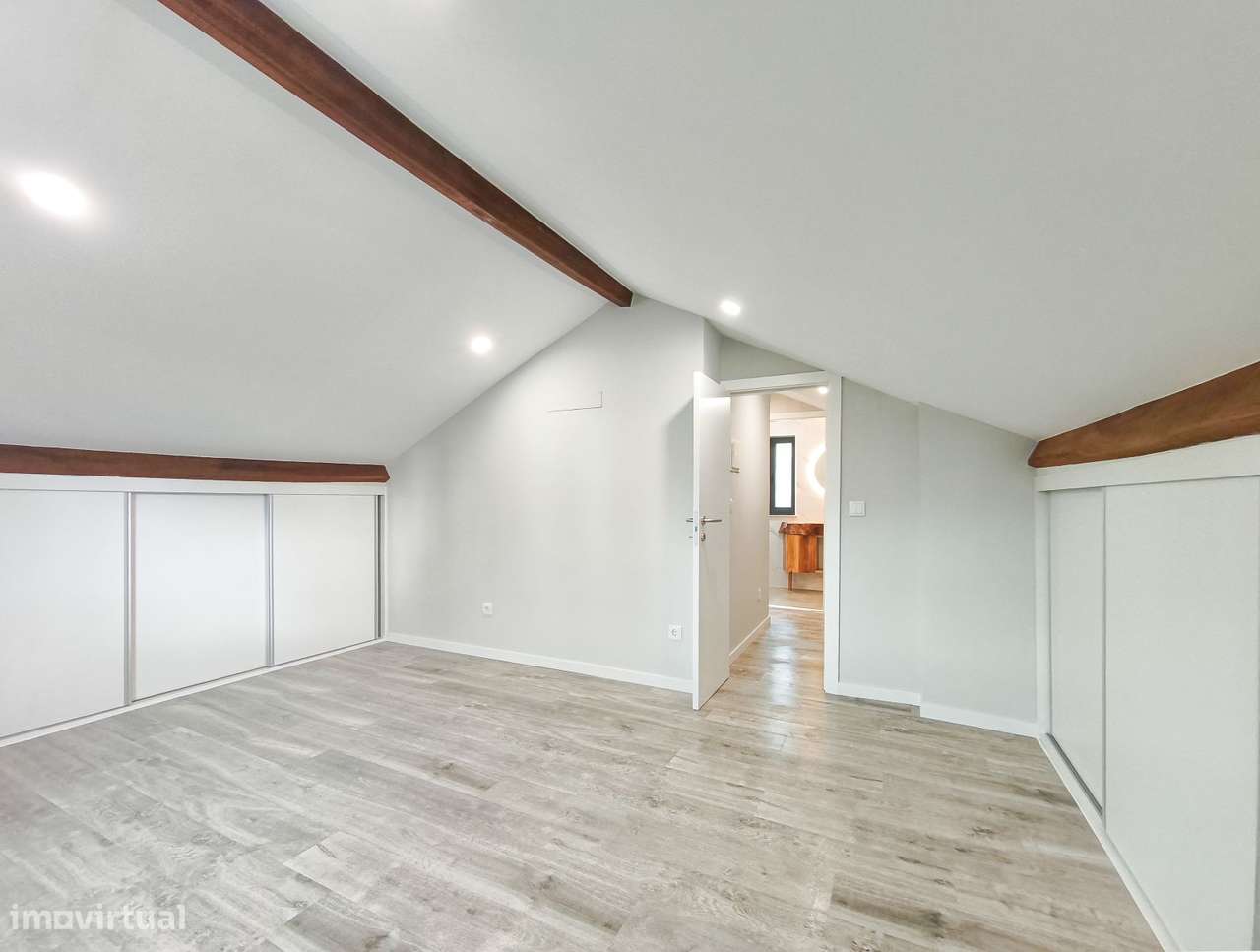 Moradia isolada T2 com jardim em Vila de Punhe-10