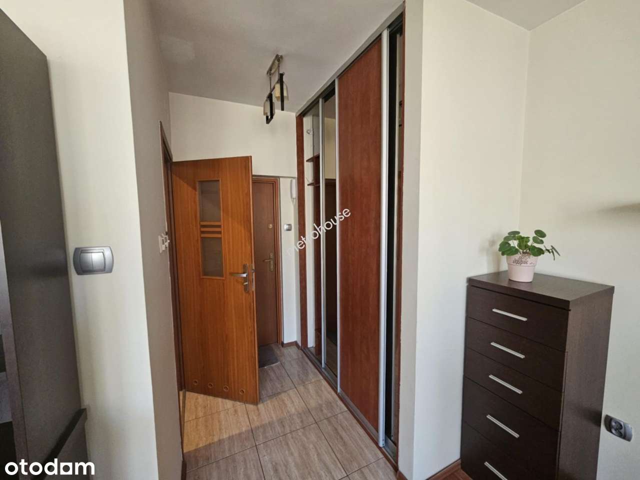 Na sprzedaż jasna i funkcjonalna kawalerka – Wola, ul. Obozowa, 31 m²-2