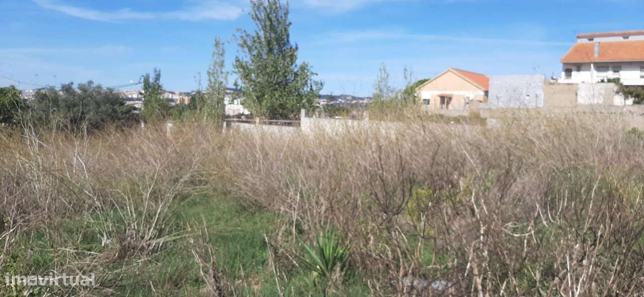 Lote de Terreno Urbano para construção de moradia em Frielas-5