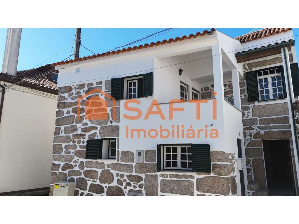 Moradia Típica Beirã Construída em Granito, em Cabanas de Viriato - Grande imagem: 2/43