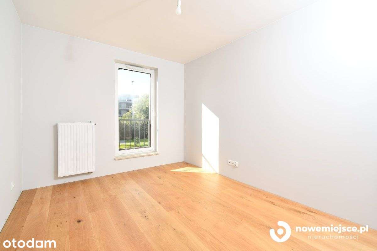 4-pokojowy apartament z tarasem i widokiem na park-11